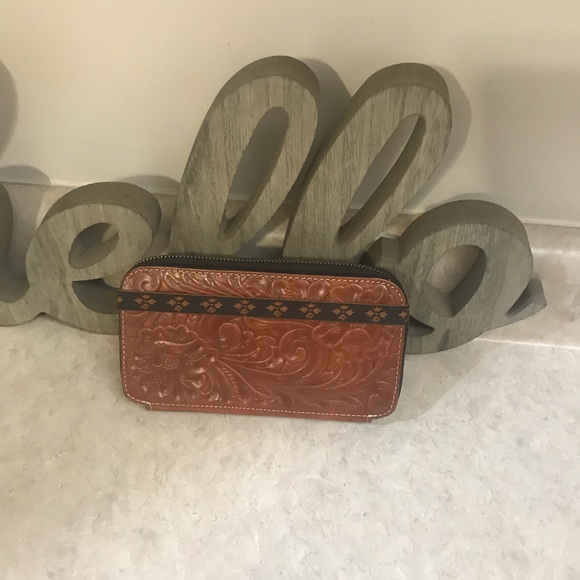 Patricia Nash satchel and matching wallet - Picture 5 of 8